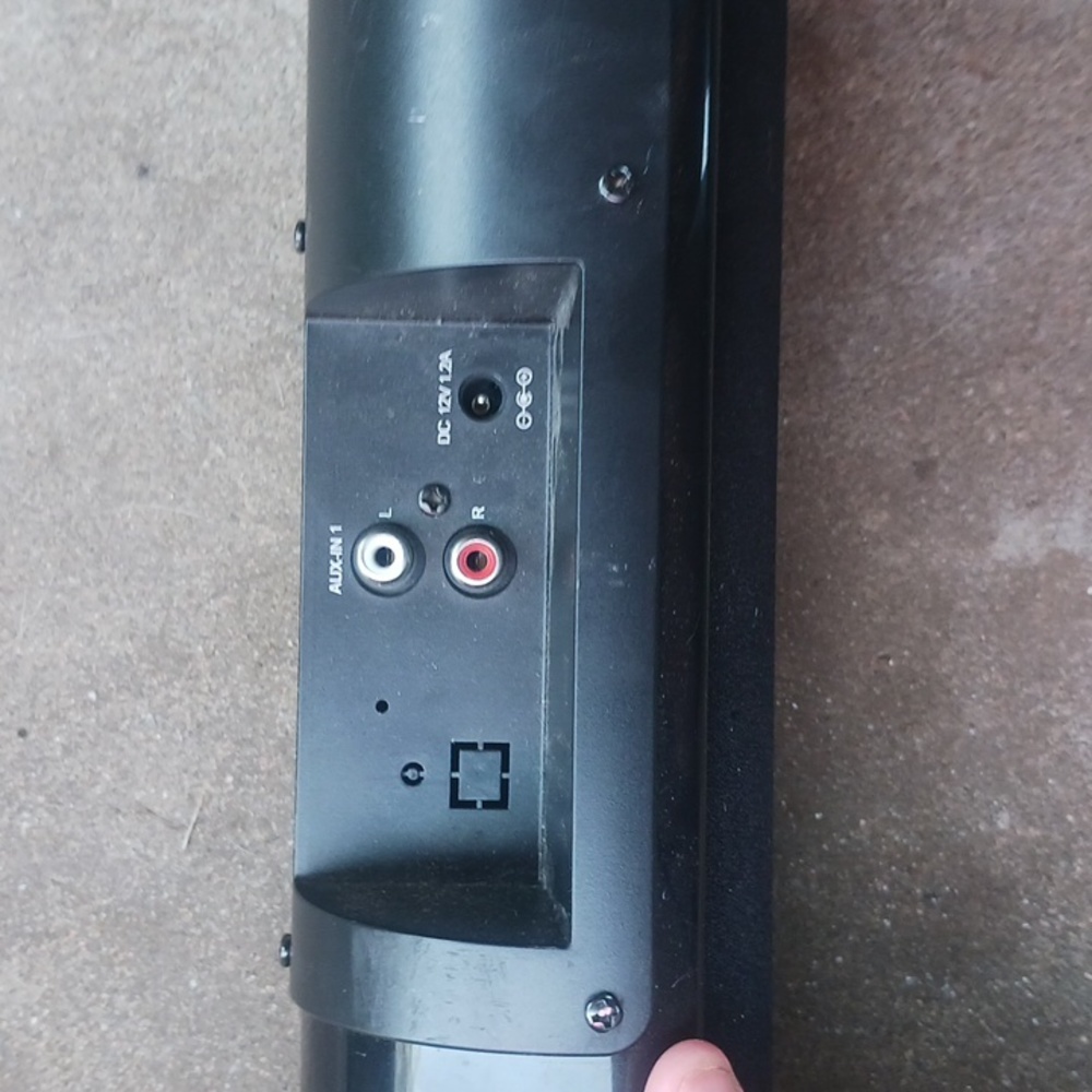 Speaker[32 Inch] - Picture 2 of 7